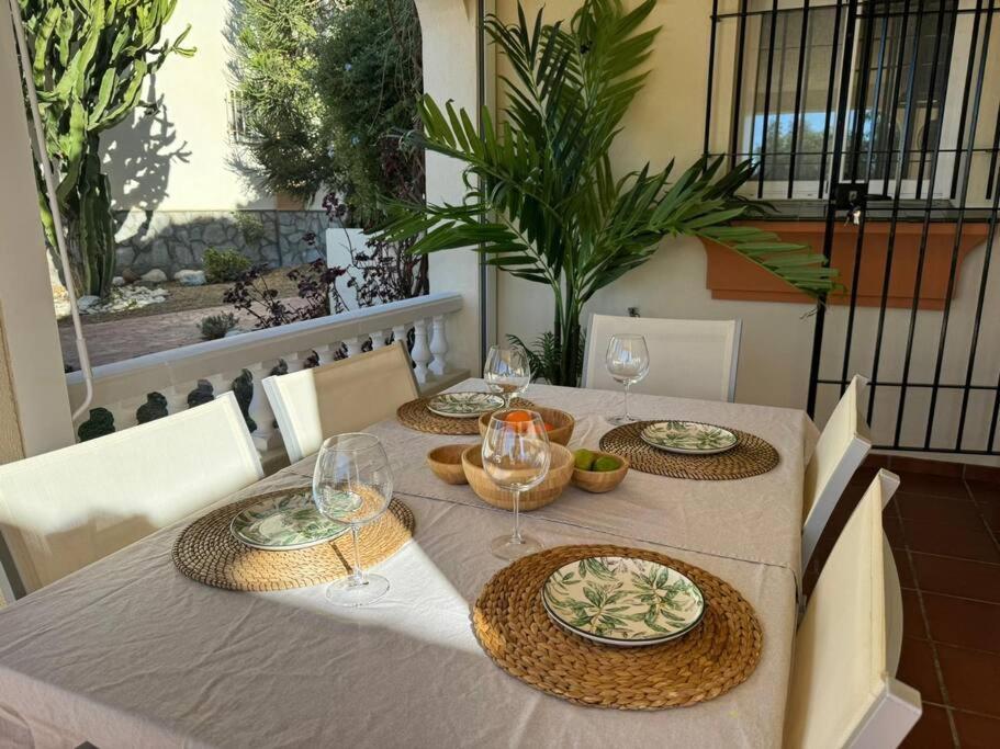 Nuevo Torrox Deluxe Beach & Piscina Luaran gambar