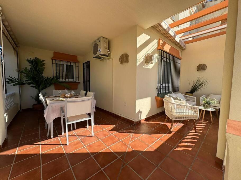 Nuevo Torrox Deluxe Beach & Piscina Luaran gambar